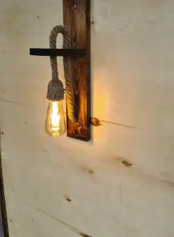 Aplica de perete Ashap, Nuc