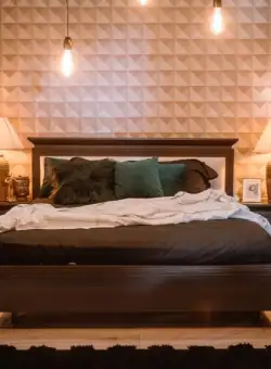 Pat Dormitor Cu Tablie Tapitata Saigon Cantori, Negru, Dimensiune Saltea 180 x 200 Cm