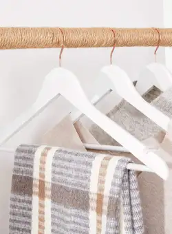 Set De 20 De Umerase Din Lemn Masiv, Alb Si Auriu Roz, 44.5 Cm