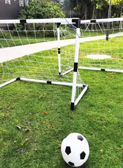 Set de joaca, 2 porti de fotbal cu pompa de umflat si minge de fotbal 85 x 60 x 42 см