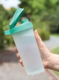 Shaker plastic diverse culori Sistema Active To Go 750 ml