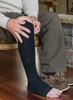 Sosete cu efect compresiv ZIP SOX, ajuta la circulatia sanguina in picioare