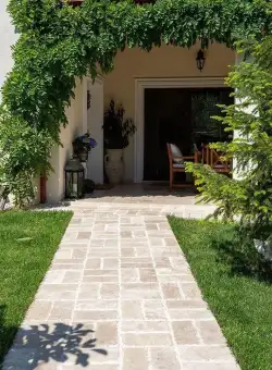 Travertin Classic Cross Cut Periat si Daltuit, 30.5 x 15.25 x 3 cm