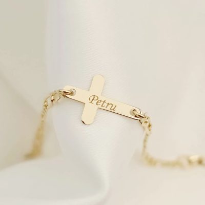 Bratara Cruciulita de 15 mm - Nume gravat - Aur Galben 14K - Cu lantisor fata/baiat