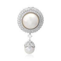 Brosa din aur alb cu perle de cultura de 17.4ct si diamante de 2.08ct