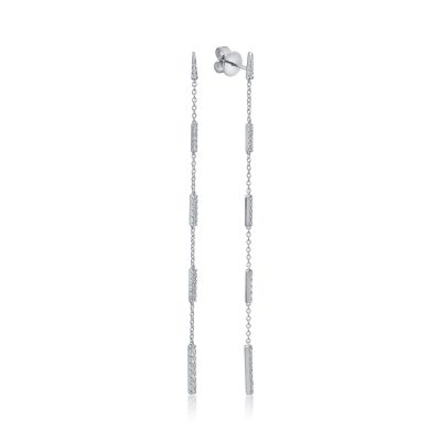 Cercei lungi din aur alb cu diamante de 0.5ct