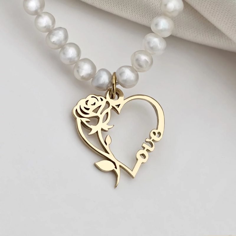 Colier Belle - Pandantiv cu Trandafir si LOVE & Sirag de Perle - Argint 925 placat cu Aur Galben 18K