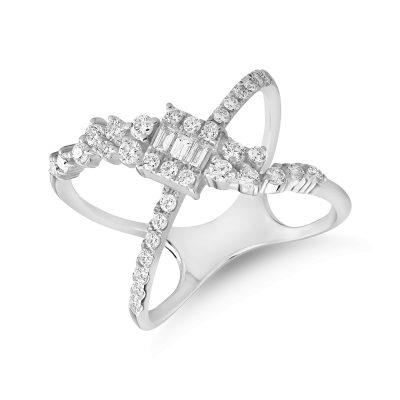 Inel din aur alb cu diamante baguette si rotunde de 0.7ct