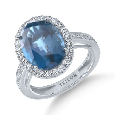 Inel din aur alb cu topaz London blue oval de 7.8ct si diamante de 0.6ct