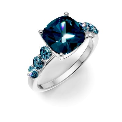 Inel din aur alb cu topaze London blue cushion si rotunde de 4.3ct