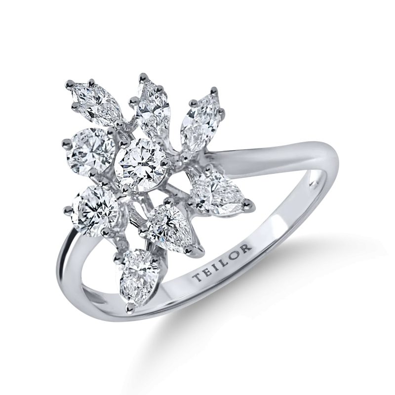 Inel geometric din aur alb cu diamante de 0.9ct