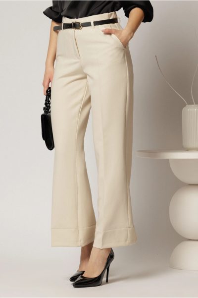 Pantaloni bej din stofa cu croi larg si curea in talie