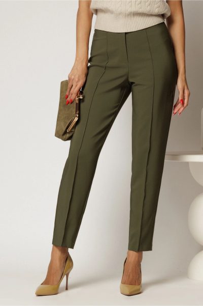 Pantaloni kaki cu croi conic si cusaturi