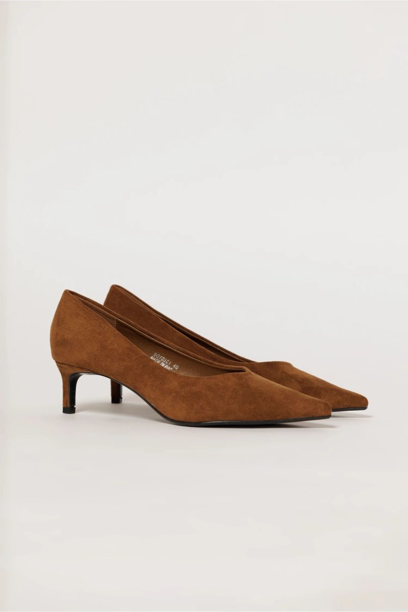 Pantofi maro eleganti din piele intoarsa ecologica cu toc jos