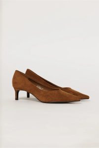 Pantofi maro eleganti din piele intoarsa ecologica cu toc jos