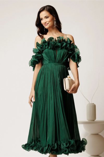 Rochie midi verde in clos din voal satinat cu volanase la bust si la baza